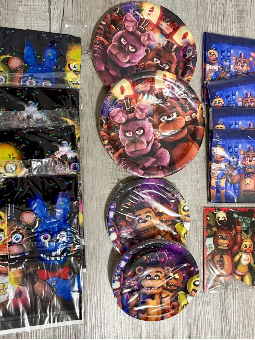 NEW ! Five Nights at Freddy's Party Decorations Multicolor